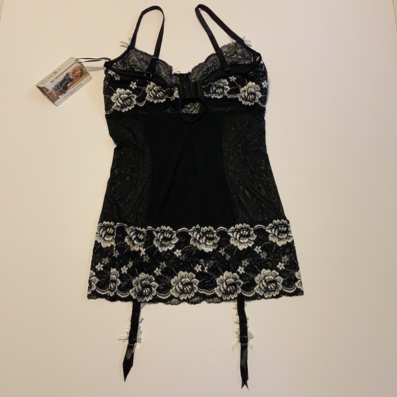 🆕 Coquette Black and White Lacy Lingerie - Women’s Size Large - Picture 2 of 4